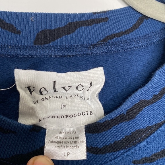 Velvet by Graham & Spencer Women's Blue/Black Tiger Print Mini Dress size LP - Picture 6 of 8